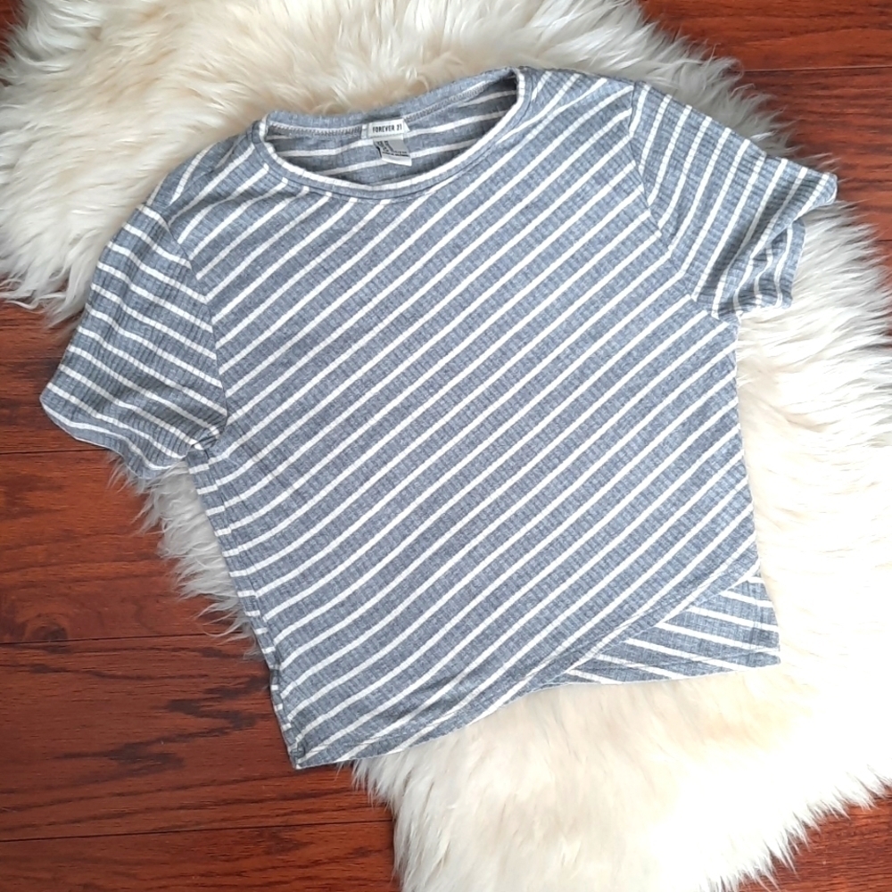Forever 21 Gray Striped Crop Top